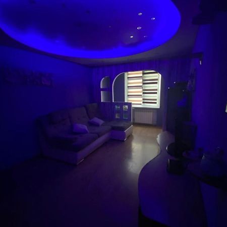 Adventure Apartamento Kiev Exterior foto