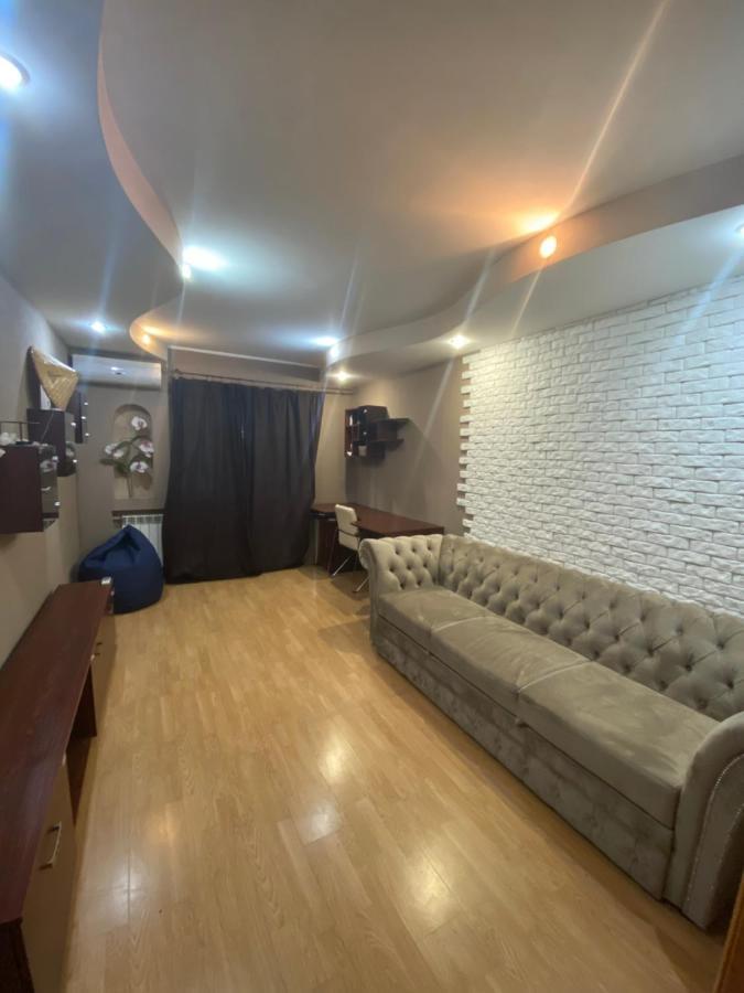 Adventure Apartamento Kiev Exterior foto