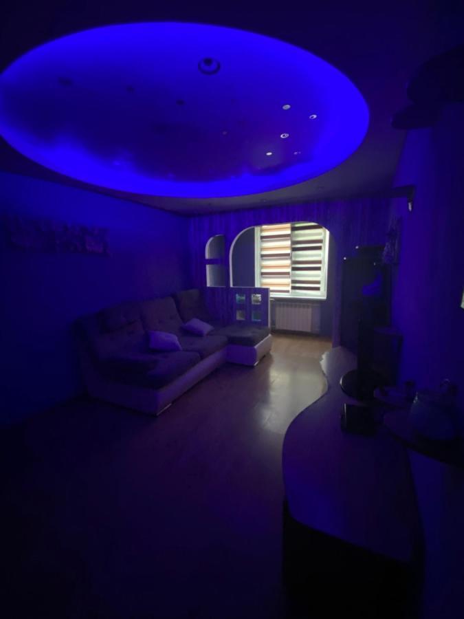 Adventure Apartamento Kiev Exterior foto