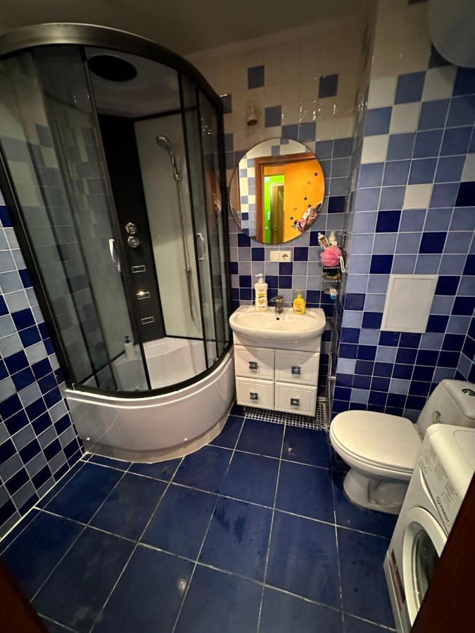 Adventure Apartamento Kiev Exterior foto