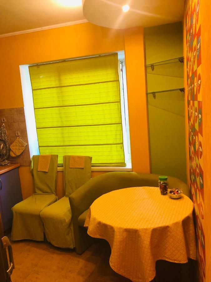 Adventure Apartamento Kiev Exterior foto